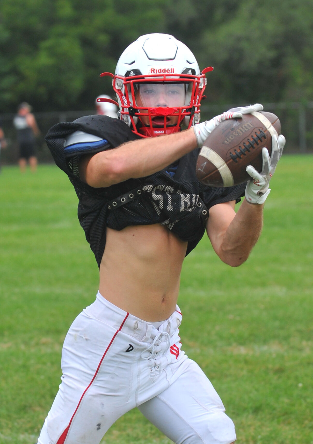 081522-qc-spt-west fb practice-159